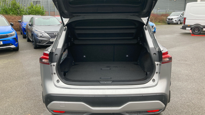 Nissan Qashqai 1.3 DiG-T MH N-Connecta 5dr Petrol Hatchback